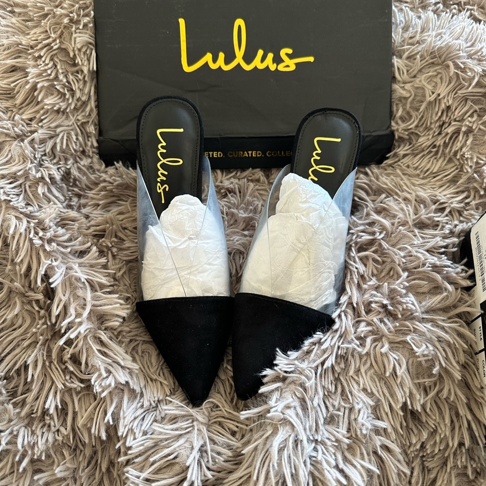Lulu's Shilo Black and Clear Pointed Heels - Picture 3 of 6